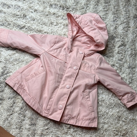 3/6m Old Navy baby girl, pink zip up jacket with hood in like new condition - Picture 7 of 8